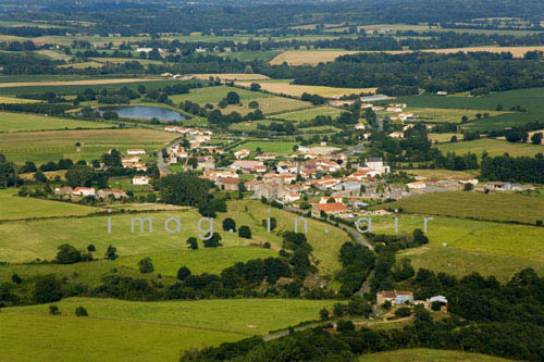 St Cyr des Gats 001