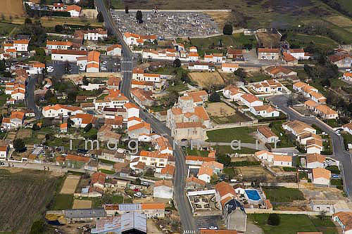 Les Magnils Reigniers 002