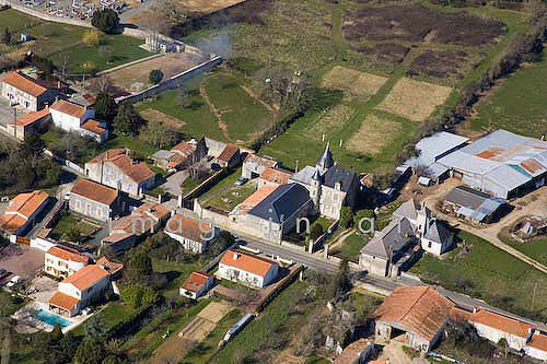 Les Magnils Reigniers 005